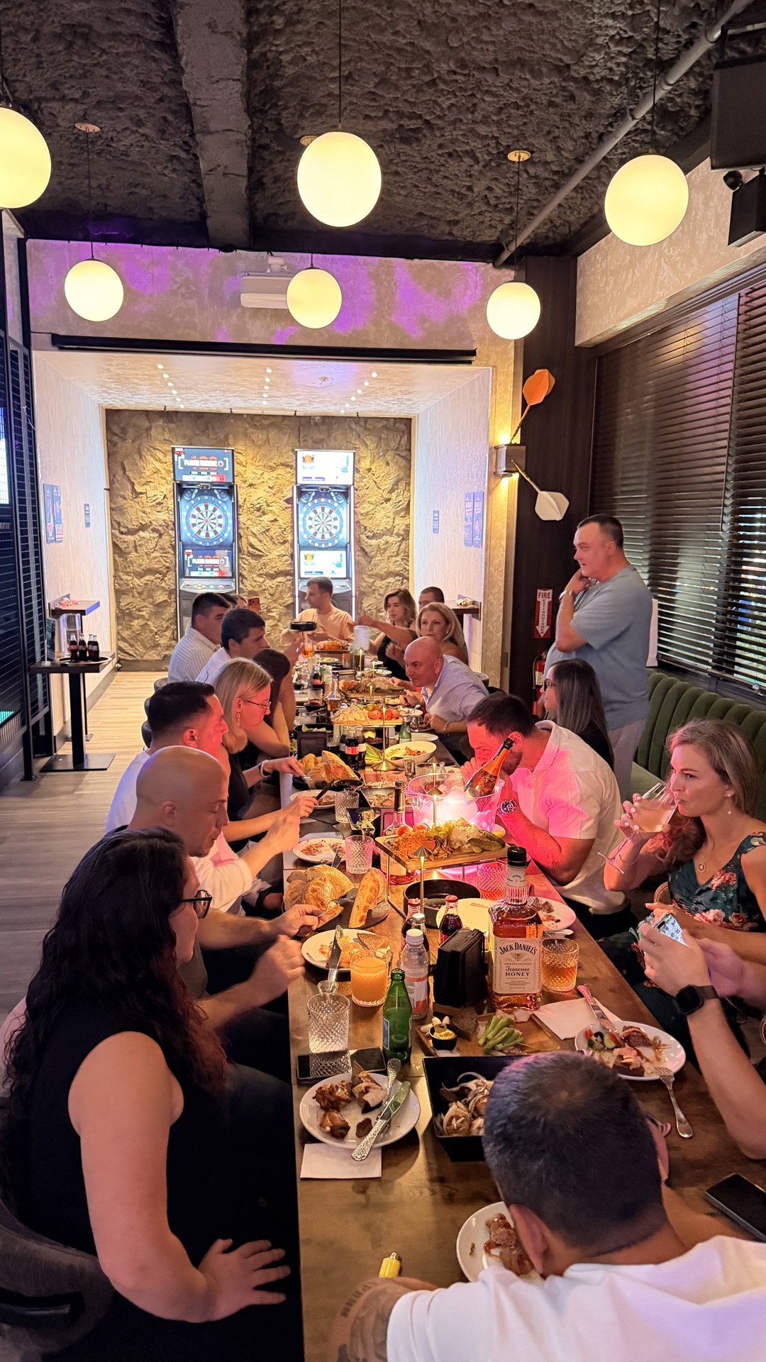 Guests celebrating a banquet at SET